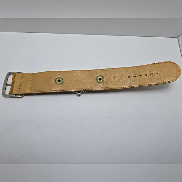 Womens Vintage Rare Timex Sportster Manual Wind Dustproof Watch Keeps Time - Picture 10 of 11